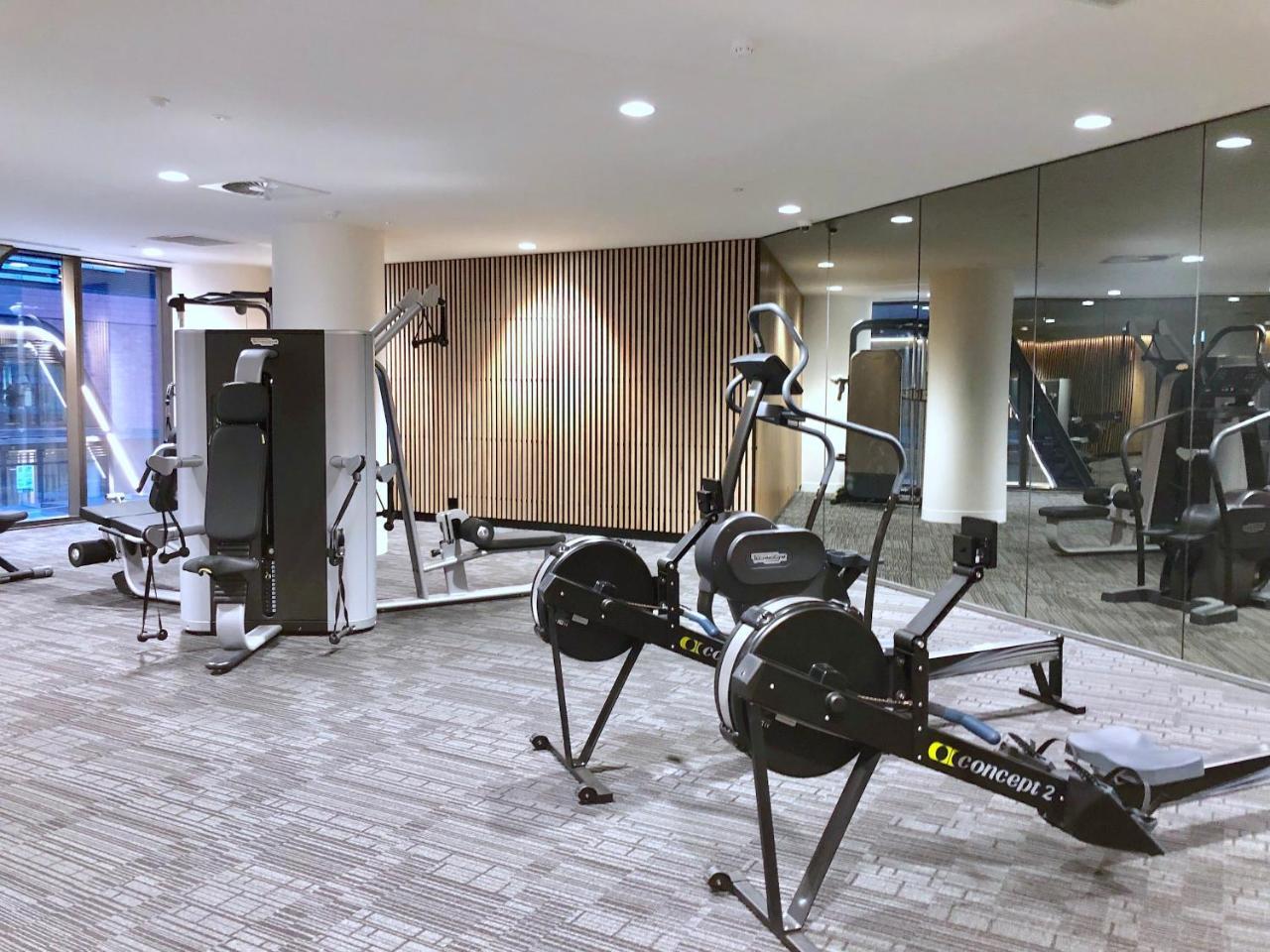 Pride Docklands Waterfront View Apartment Melbourne