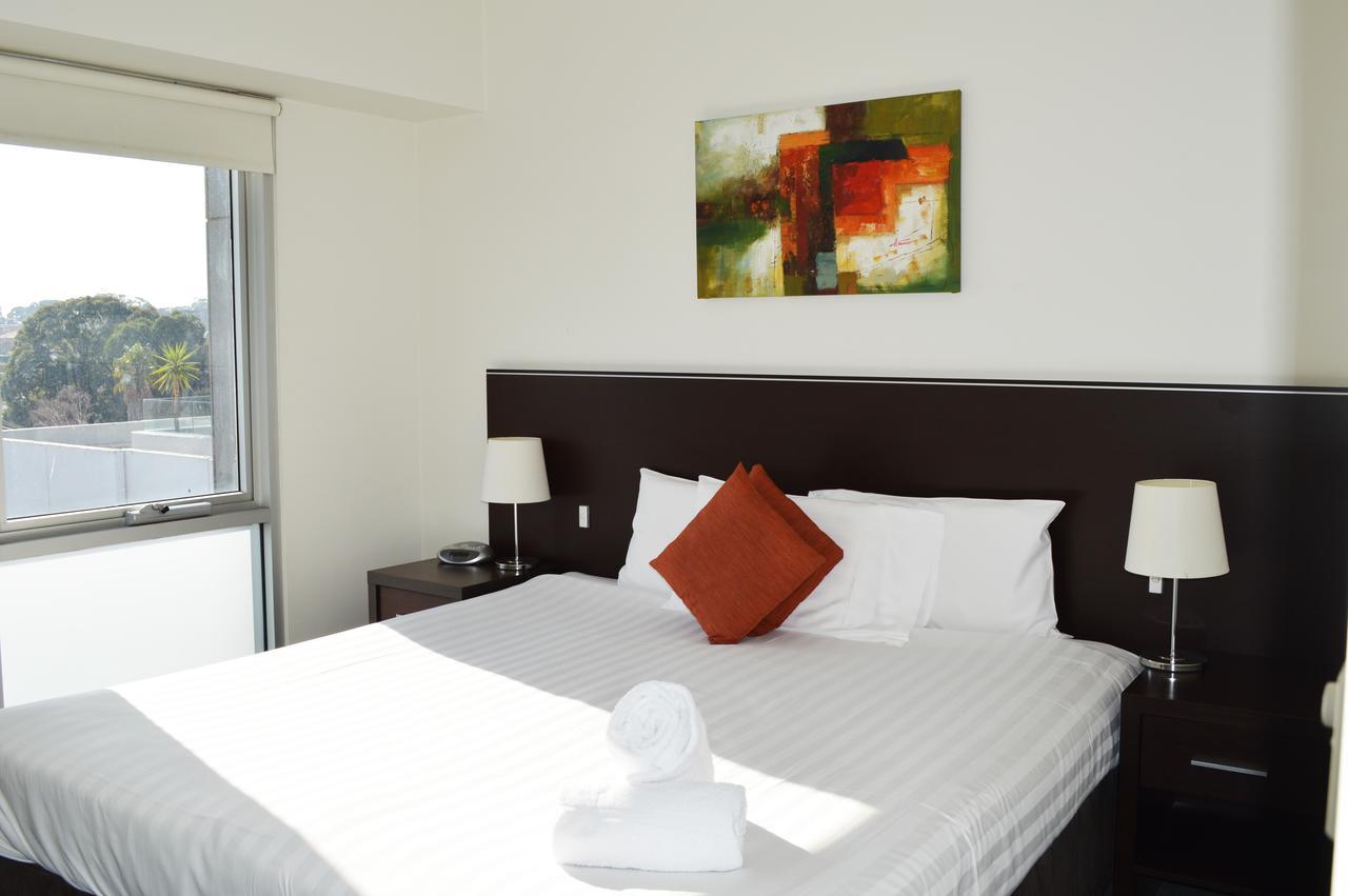 St Kilda 4*