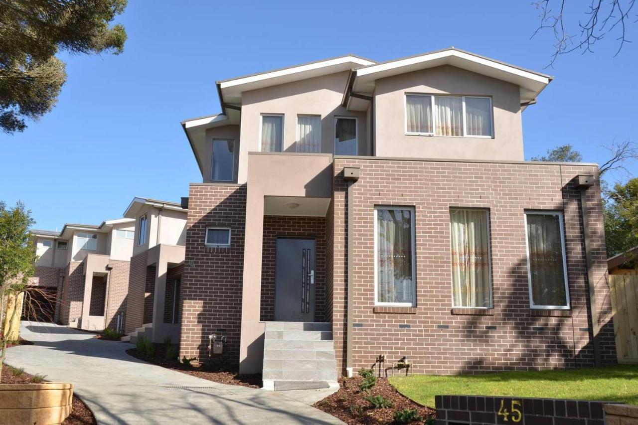 Luxury At Doncaster Villa