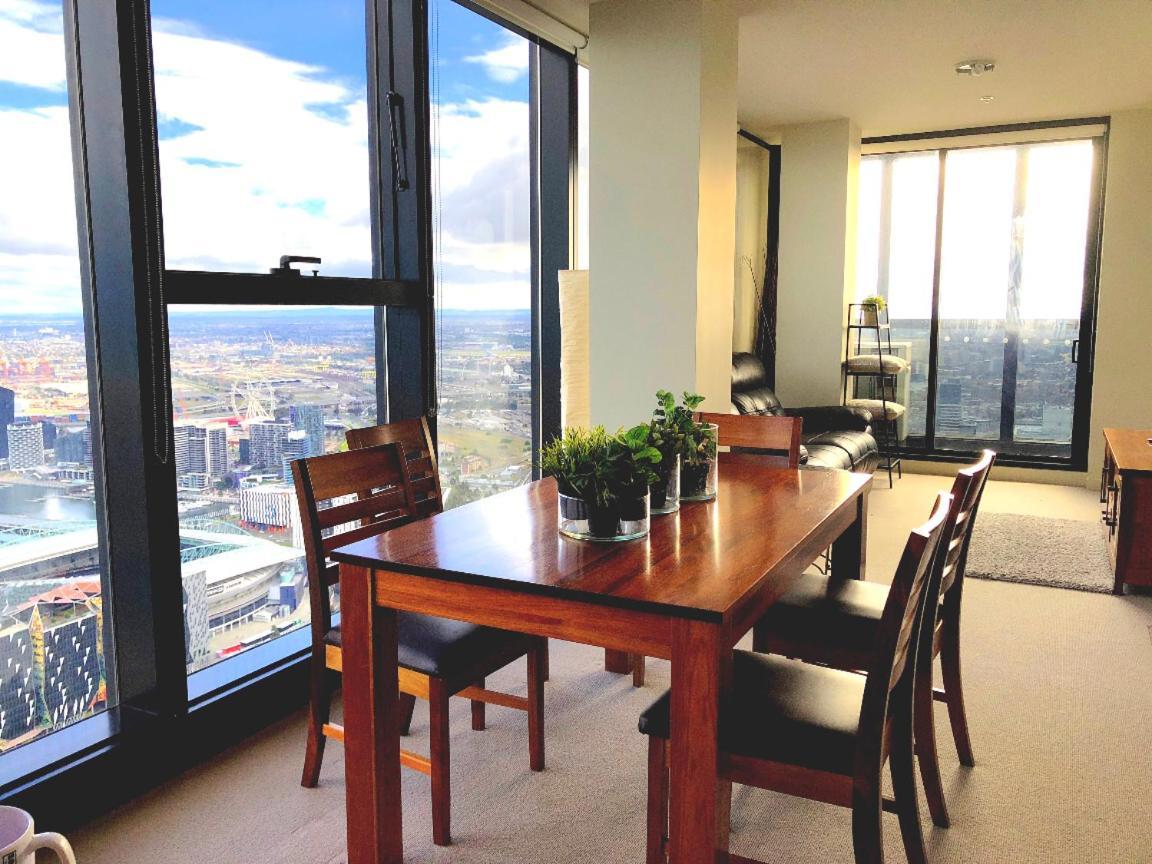 Apartment On Of The World - Views In !! Melbourne