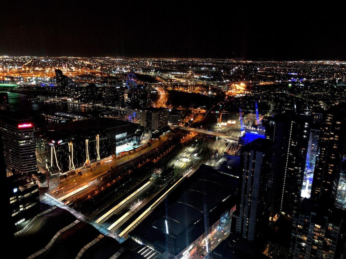 On Of The World - Views In !! Apartment