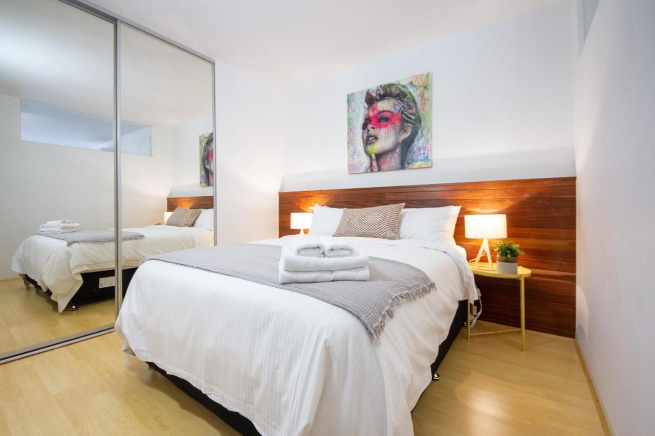 Apartment Canvas Suites On Russell Place Melbourne