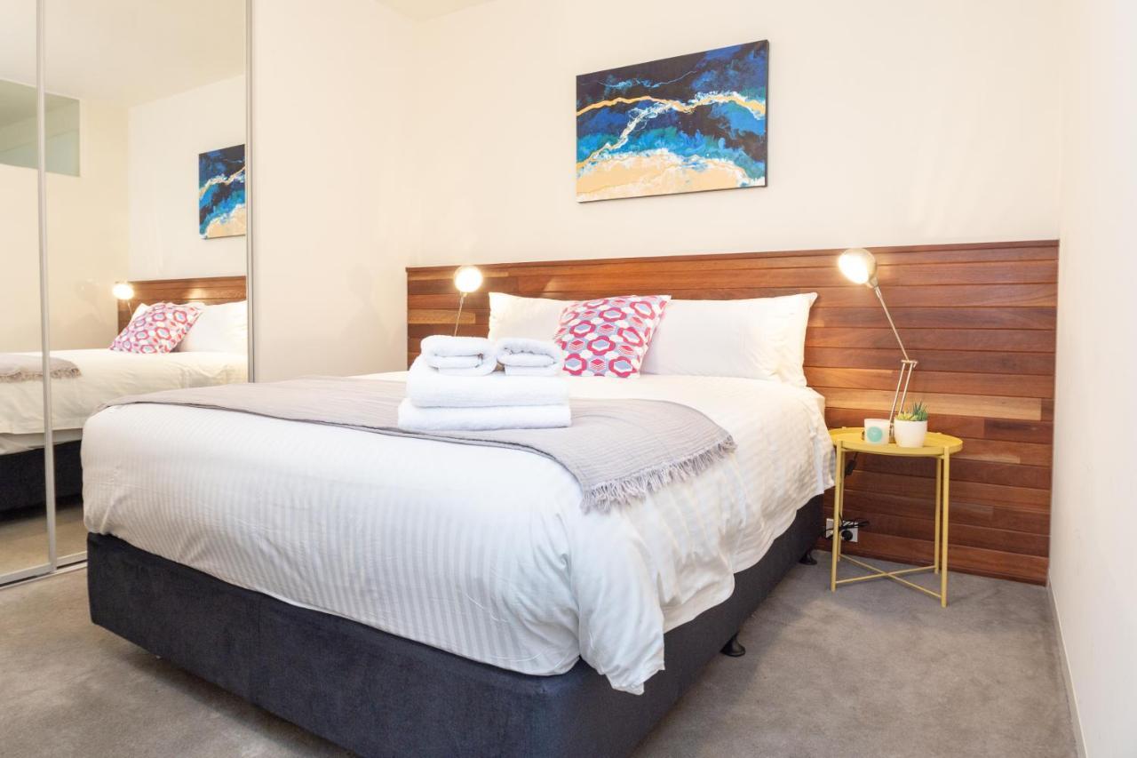 Apartment Canvas Suites On Russell Place *