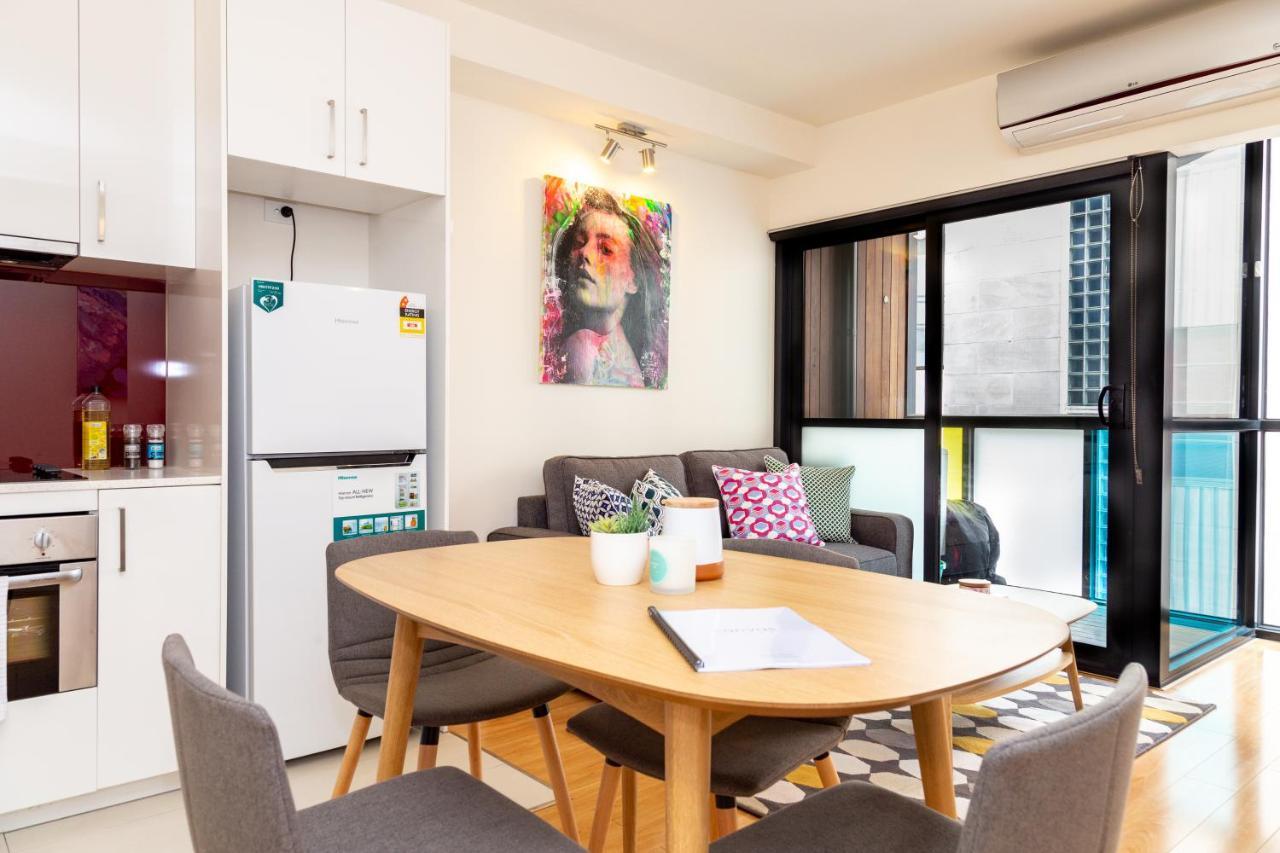 Canvas Suites On Russell Place * Melbourne