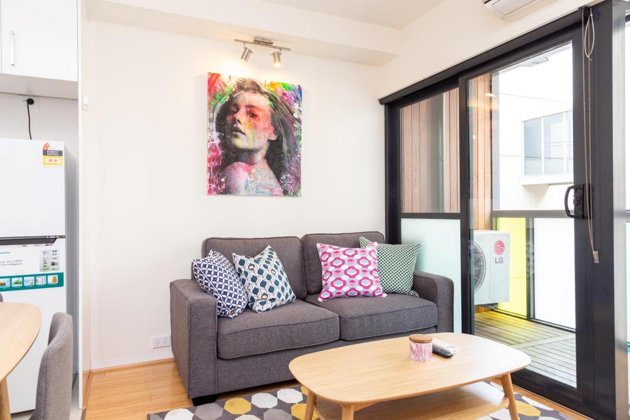 Apartment Canvas Suites On Russell Place