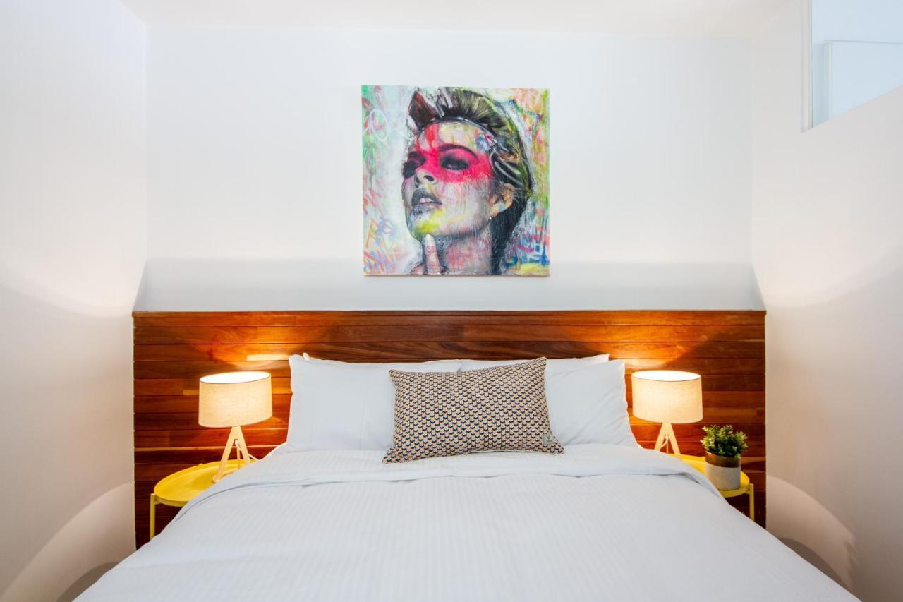 Apartment Canvas Suites On Russell Place *