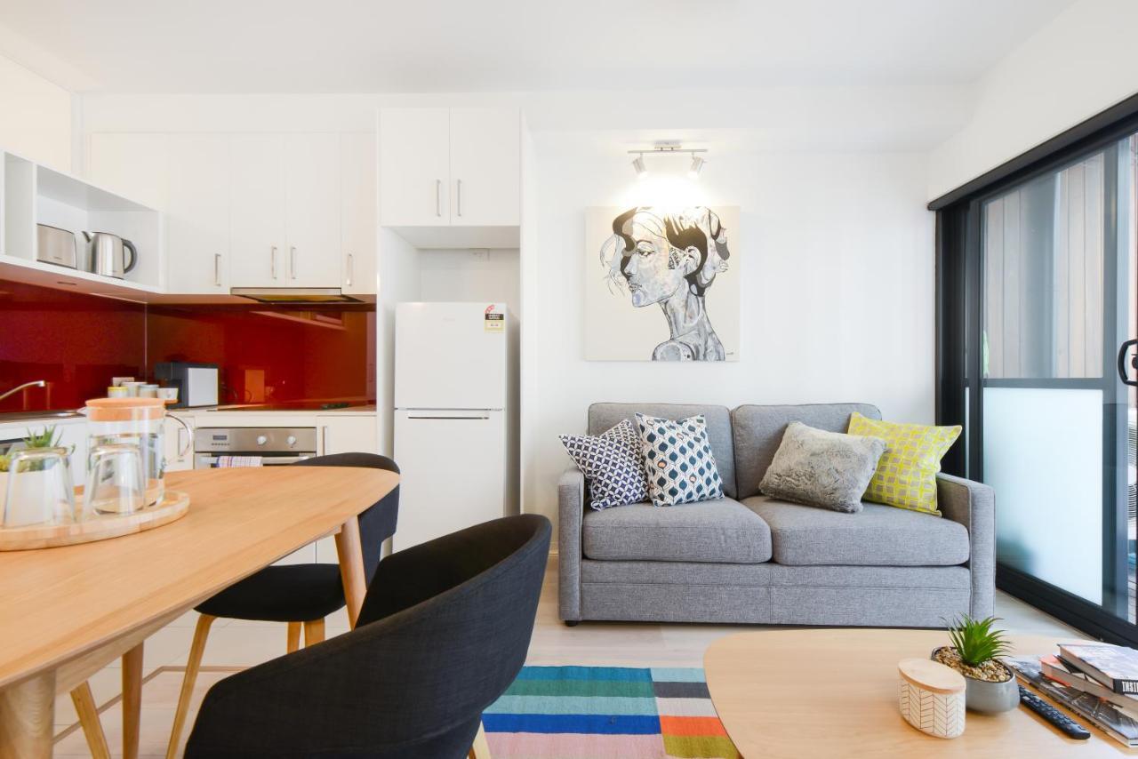 Canvas Suites On Russell Place