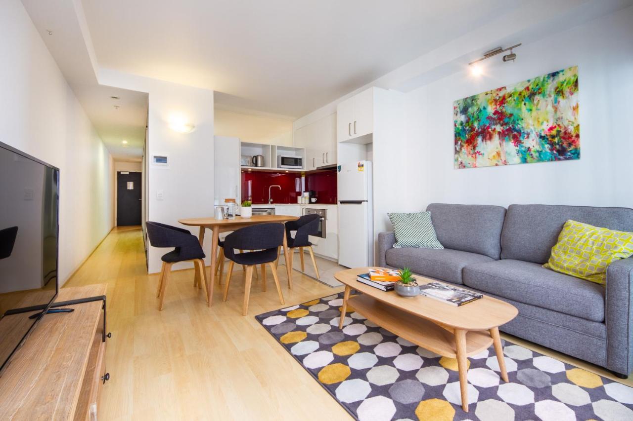 Canvas Suites On Russell Place Apartment