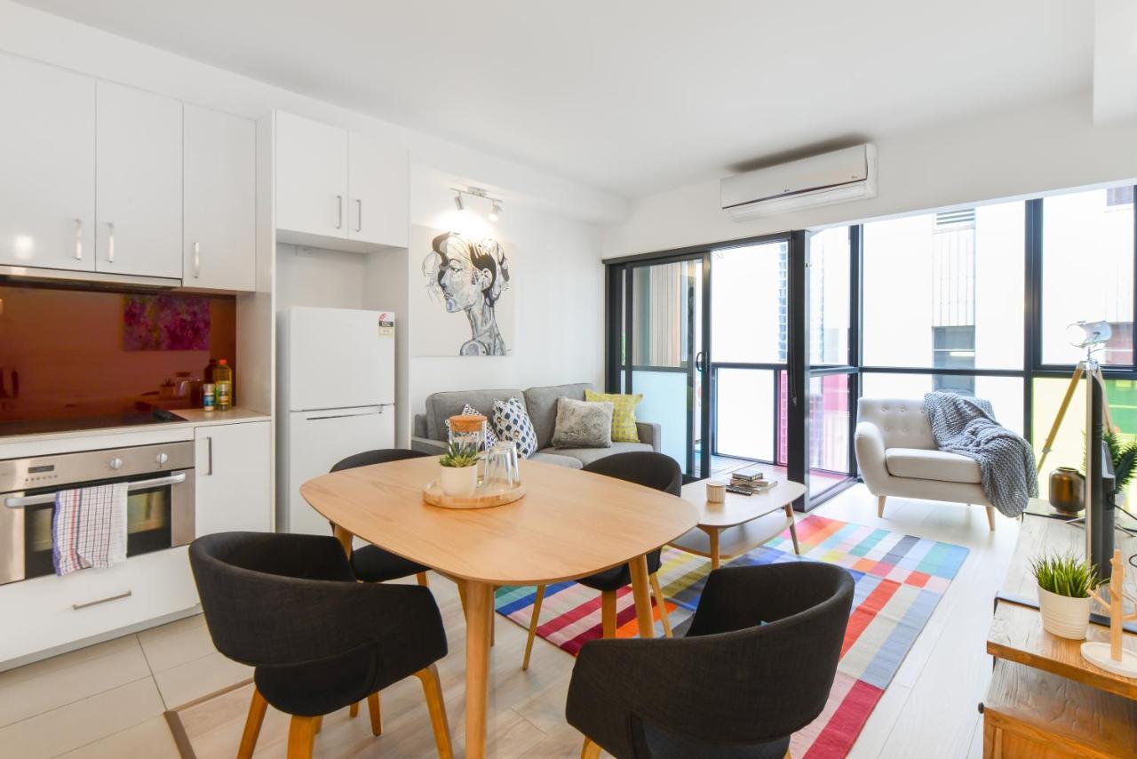 Apartment Canvas Suites On Russell Place Melbourne
