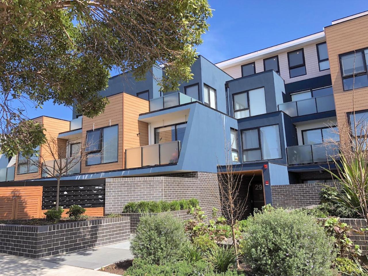 Pride Bentleigh With Private Garden