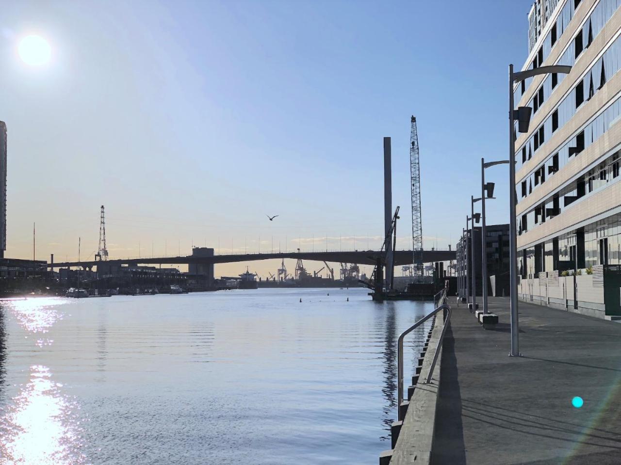 Pride Docklands Waterfront View * Melbourne