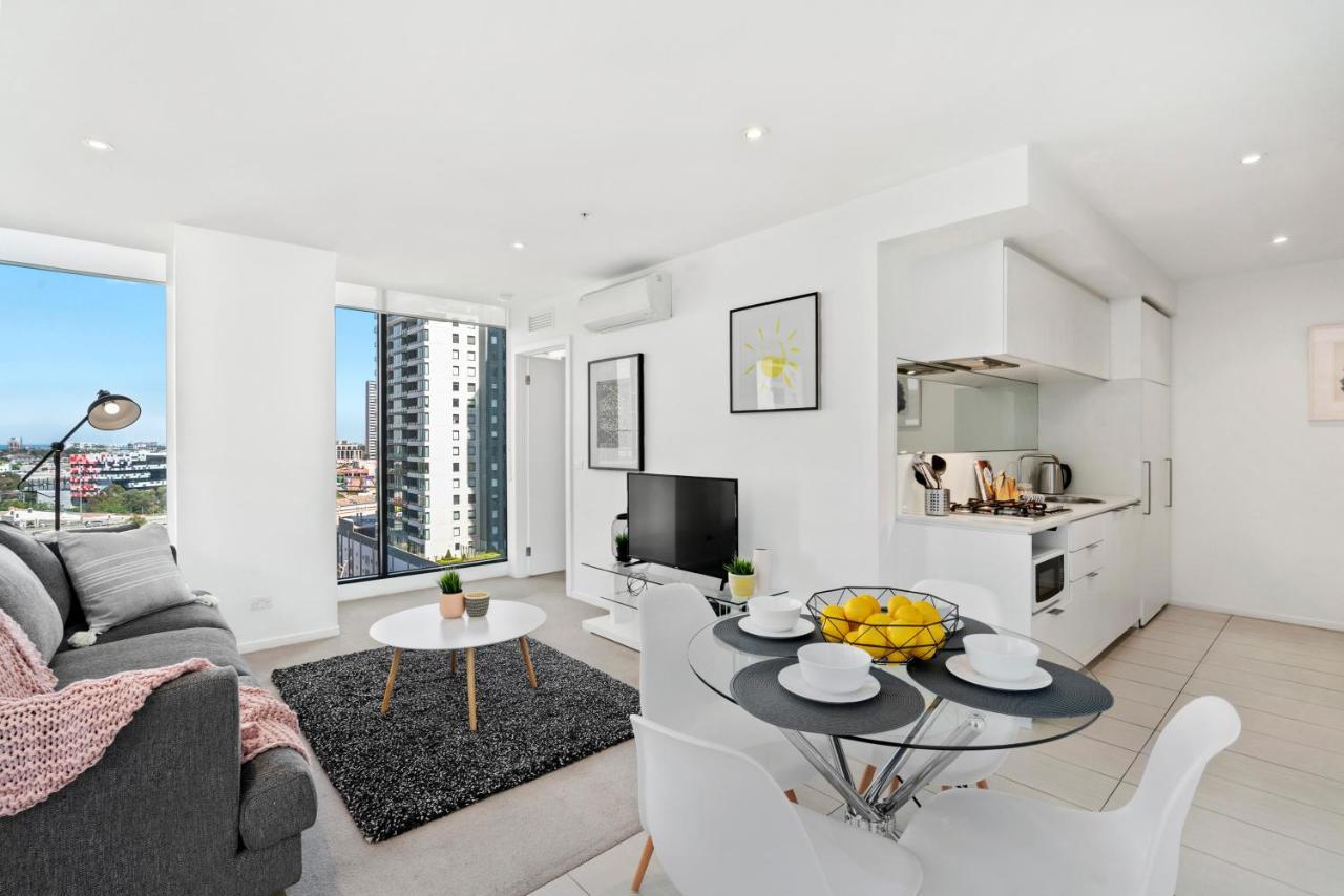 Complete Host Tiara * Melbourne