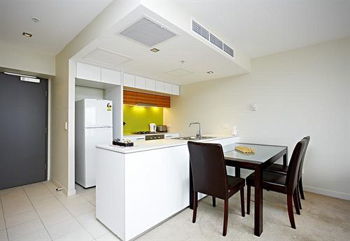 Astra Docklands Apartment *