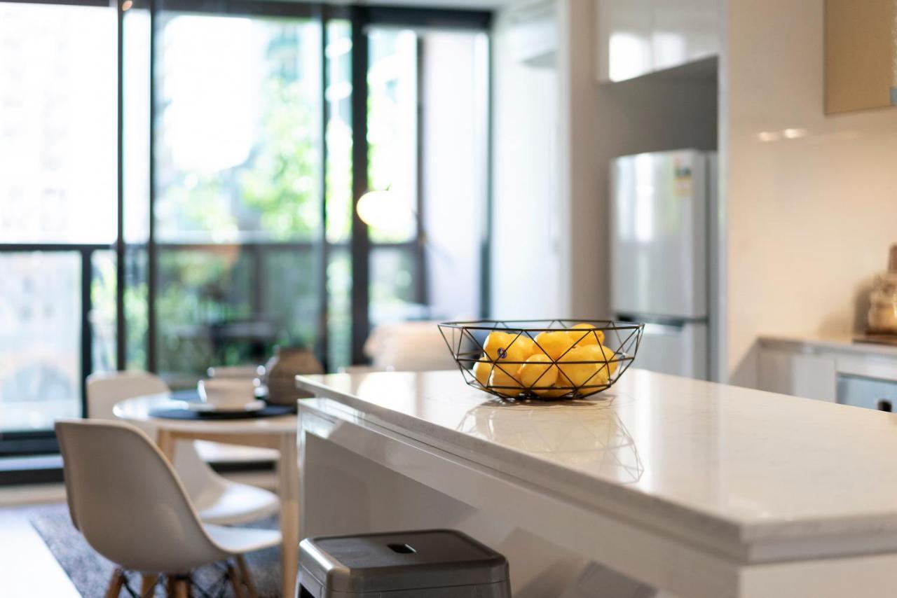 Complete Host Manhattan Apartment Melbourne