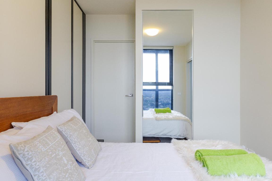 On Of The World - Views In !! Apartment *