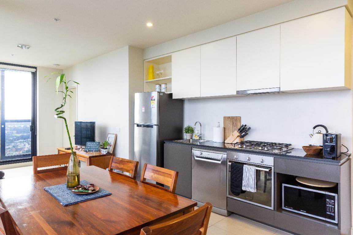 Apartment On Of The World - Views In !! *