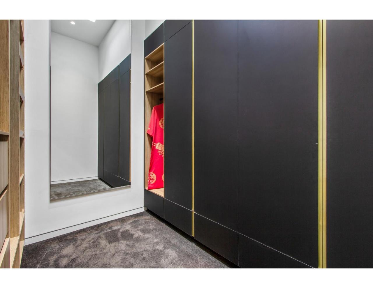 Ultimate Luxury Penthouse From The Block Apartment *