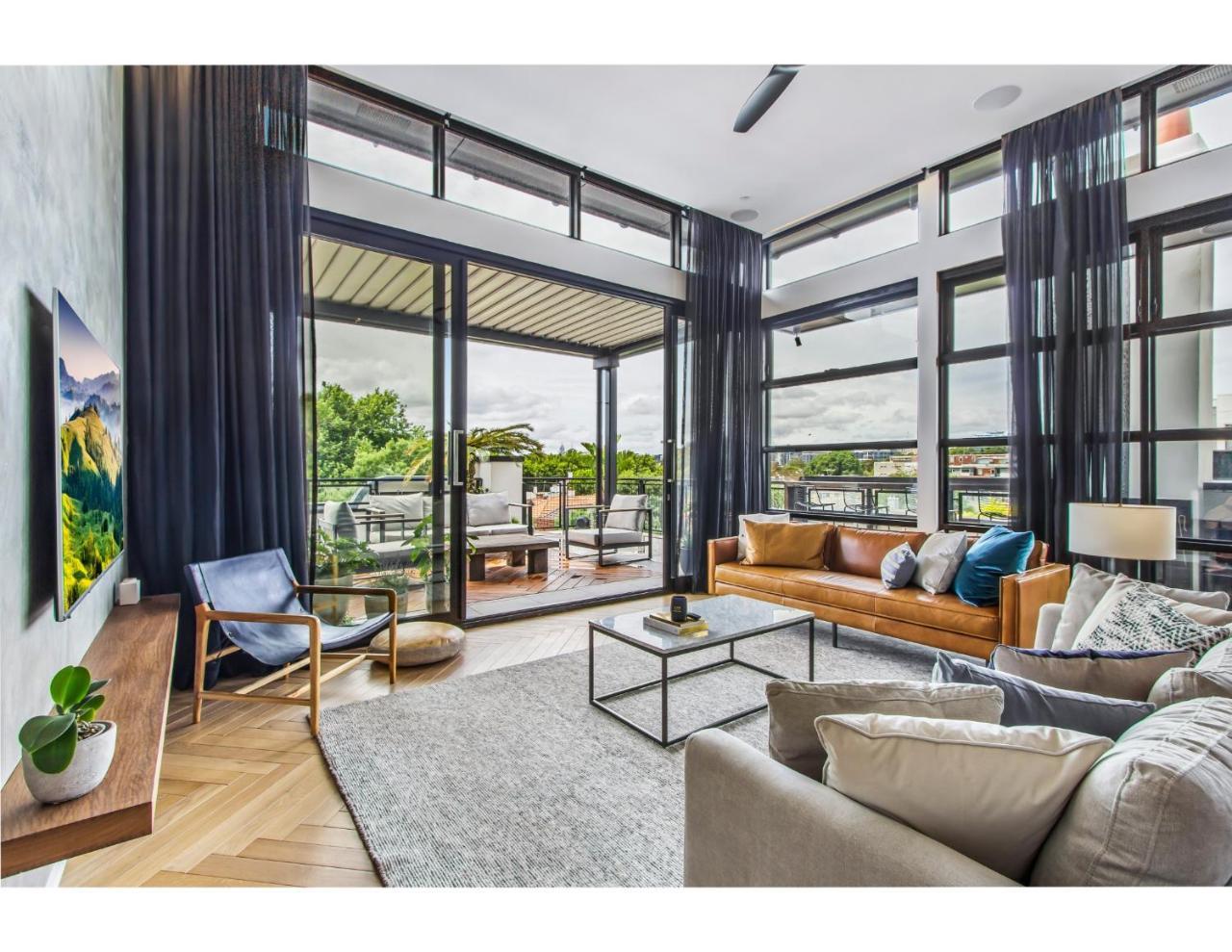 Ultimate Luxury Penthouse From The Block * Melbourne