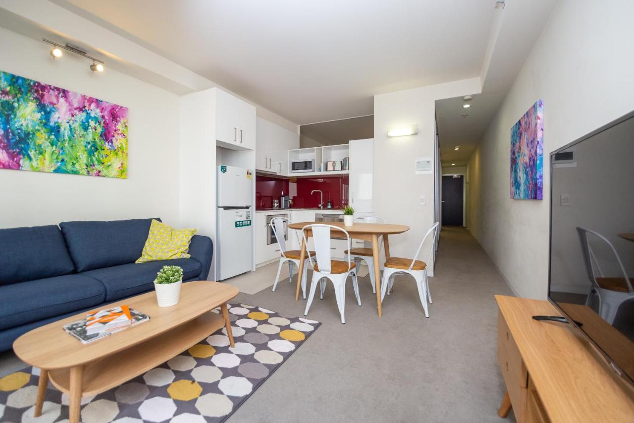 Canvas Suites On Russell Place *