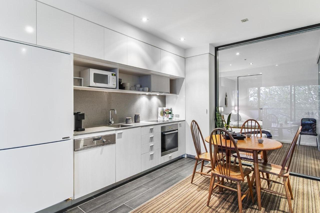 Modern, Spacious In An Amazing Location Apartment *
