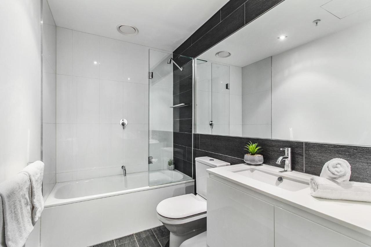Apartment Modern, Spacious In An Amazing Location Melbourne