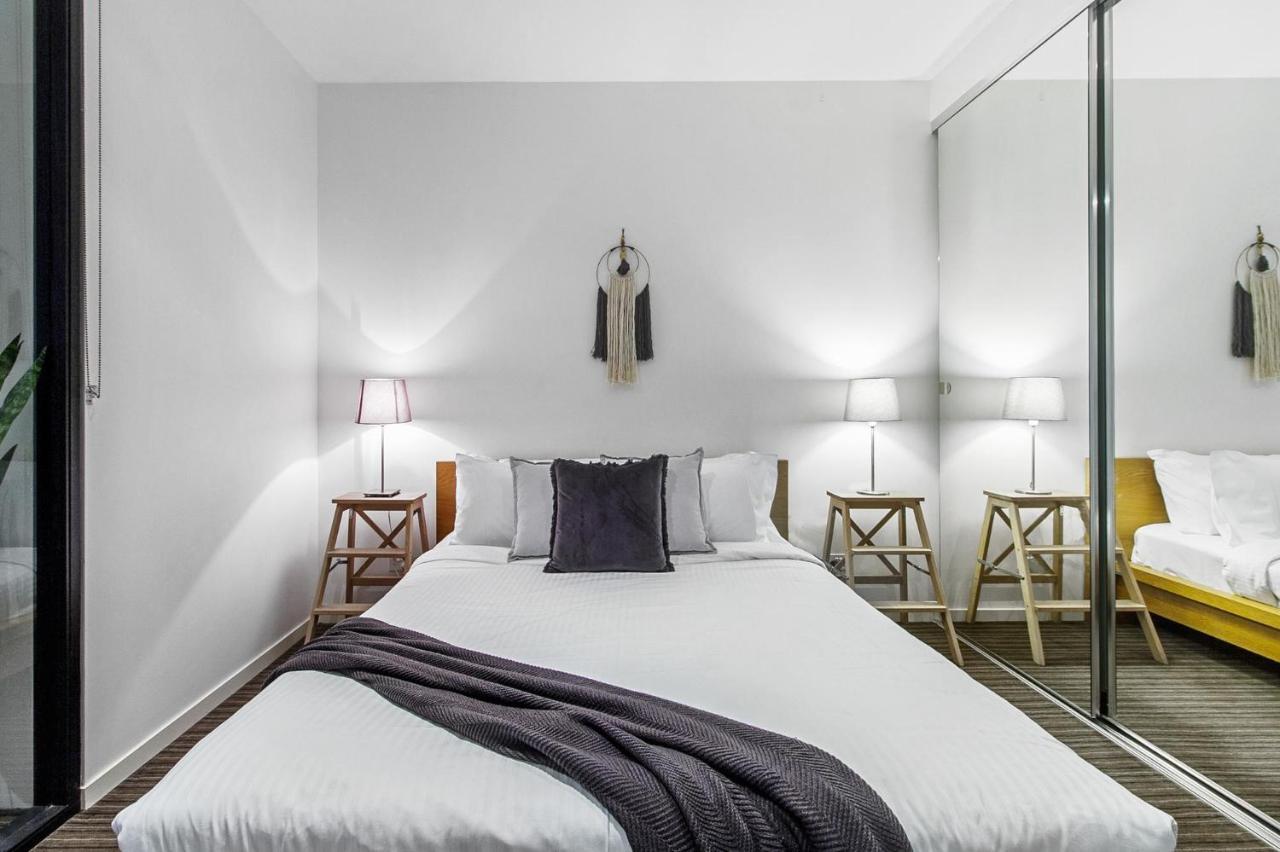 Apartment Modern, Spacious In An Amazing Location *