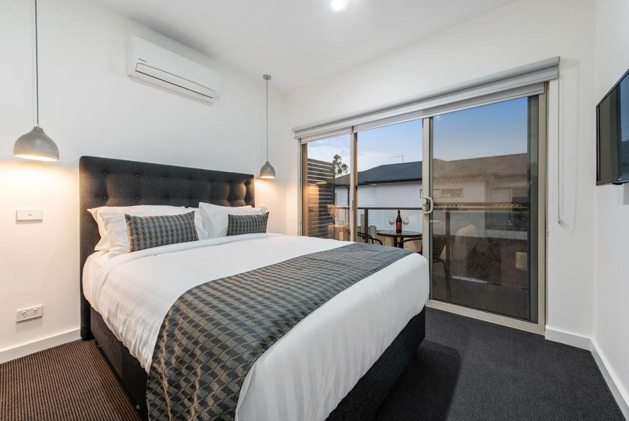 Airport Motel 3*
