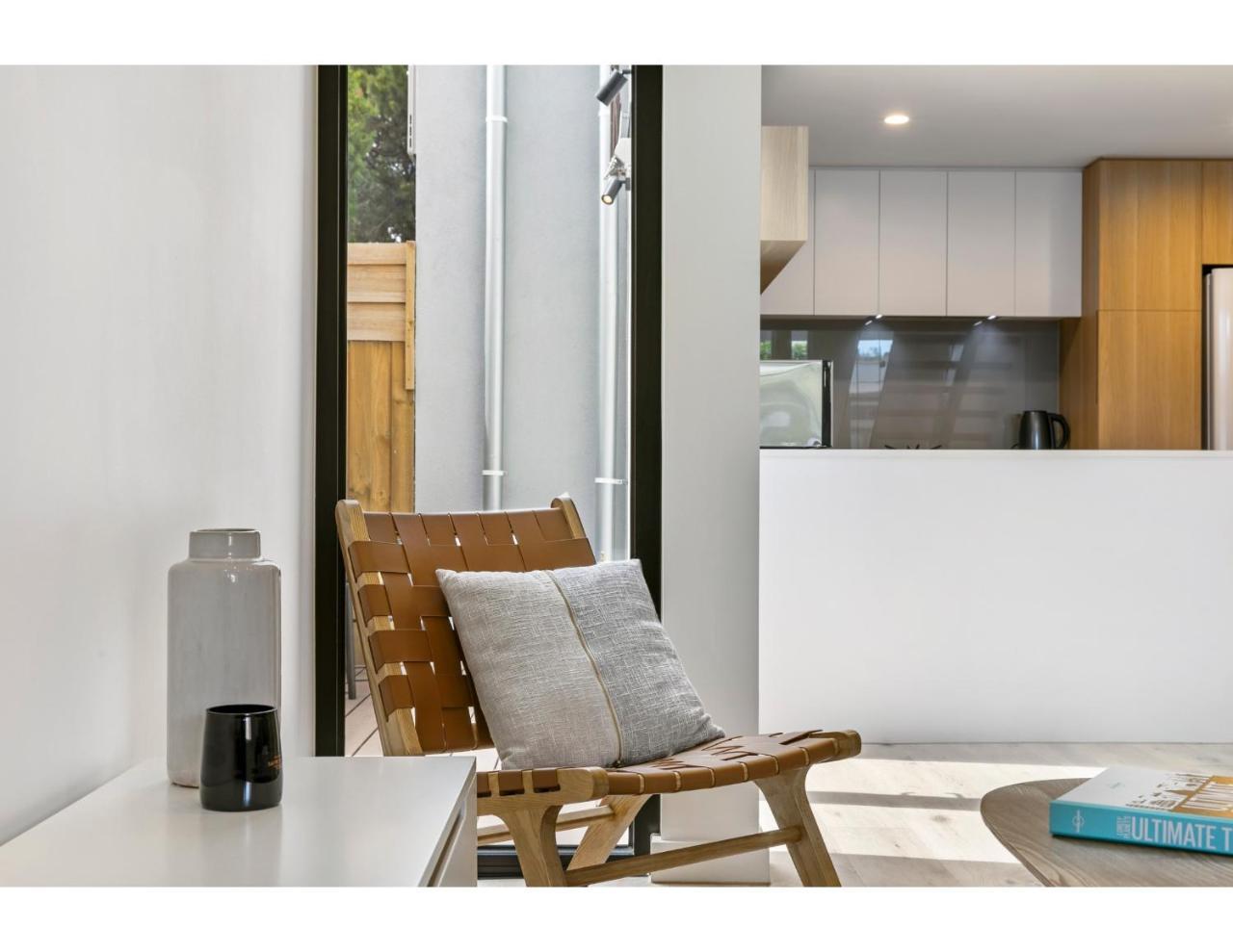 Elegant Loft Style Minutes From Beach Apartment Melbourne