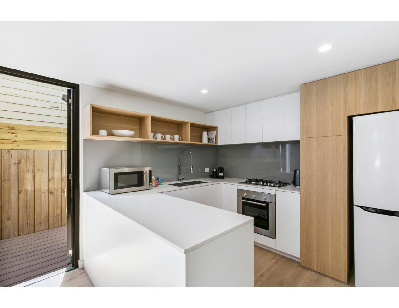Elegant Loft Style Minutes From Beach Melbourne
