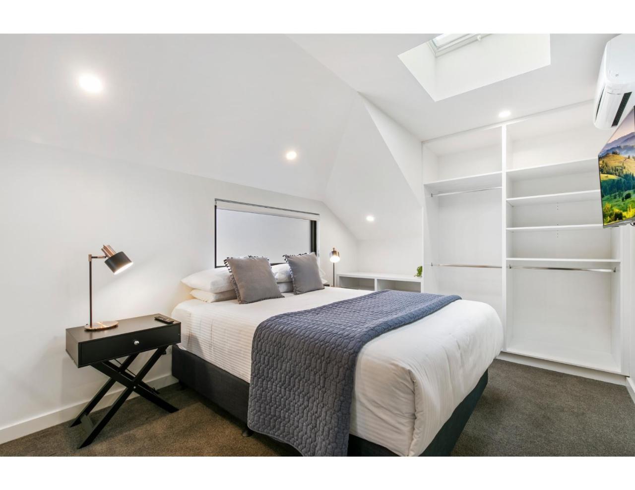 Elegant Loft Style Minutes From Beach Melbourne