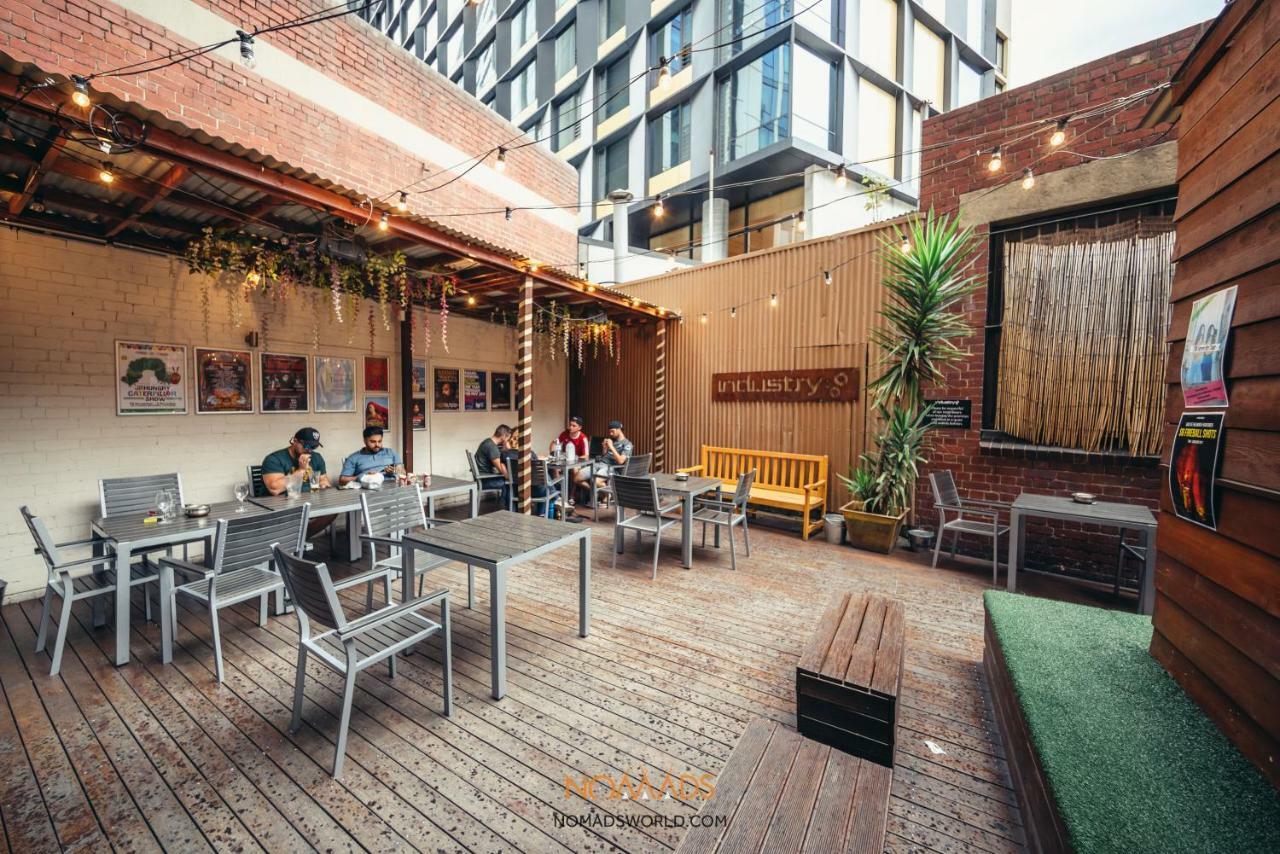 Nomads Backpackers Hostel *