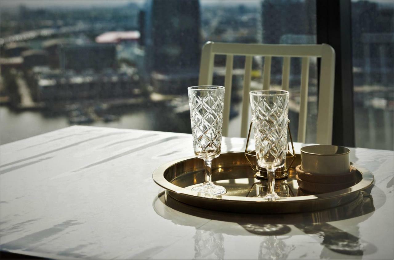 Pars - Collins Wharf Waterfront, Docklands Apartment
