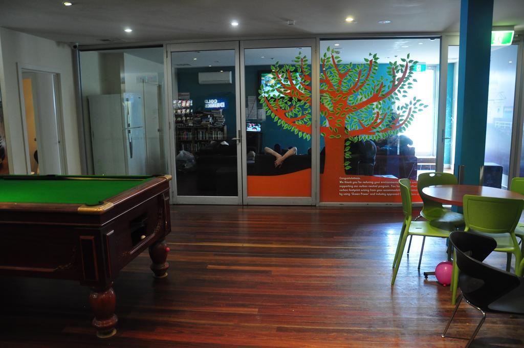 Hostel Habitat Hq