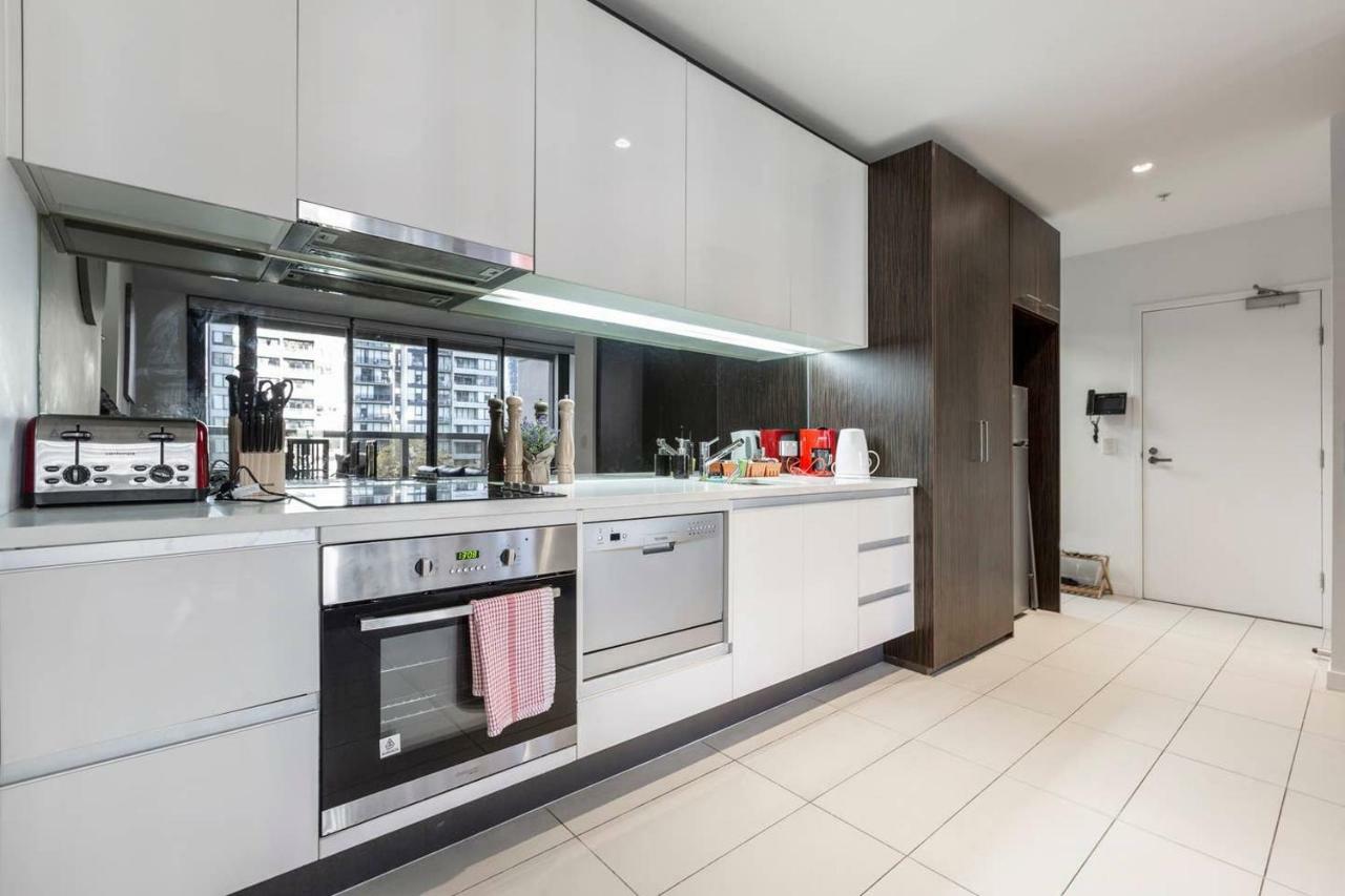 Cbd Views Apartment Melbourne