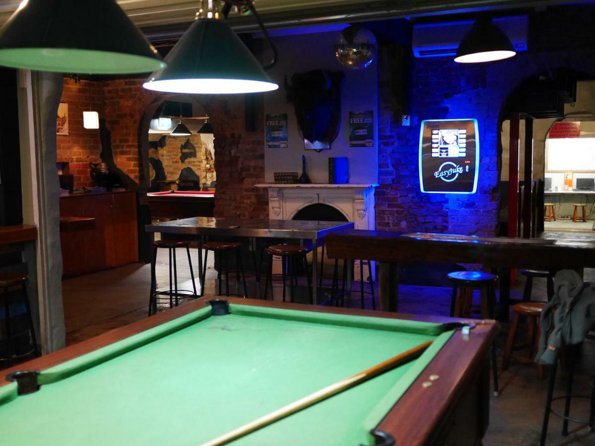 Bev And Mick's International Backpackers At Mcmahon's