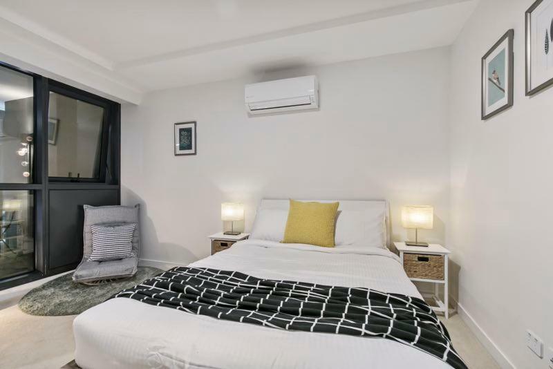 Apartment Cozy Apt Facing Albert Park