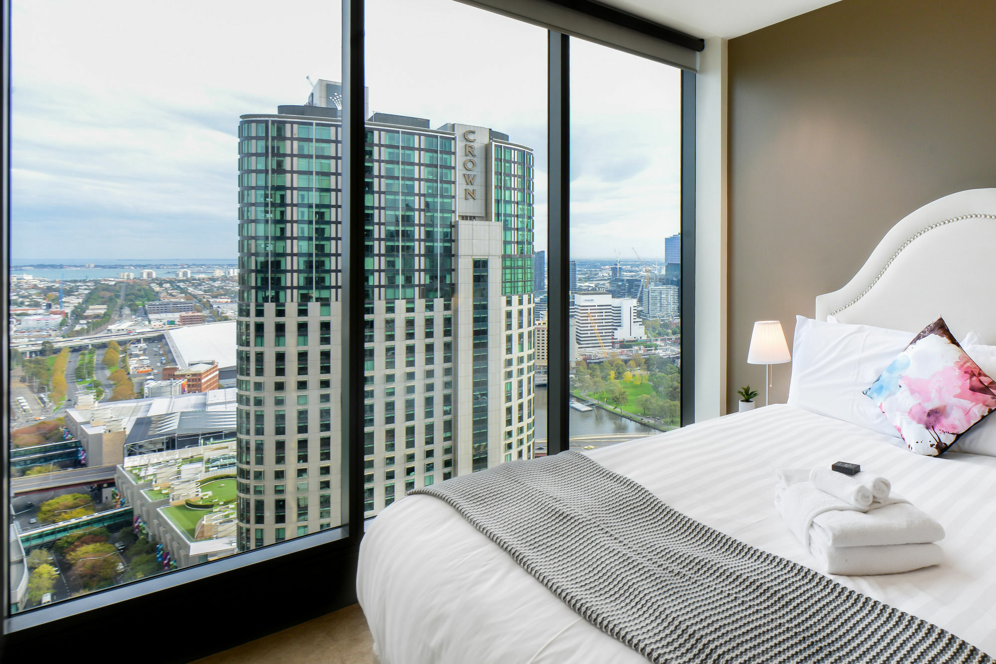 Urbanminder @ Freshwater Place Apartment *