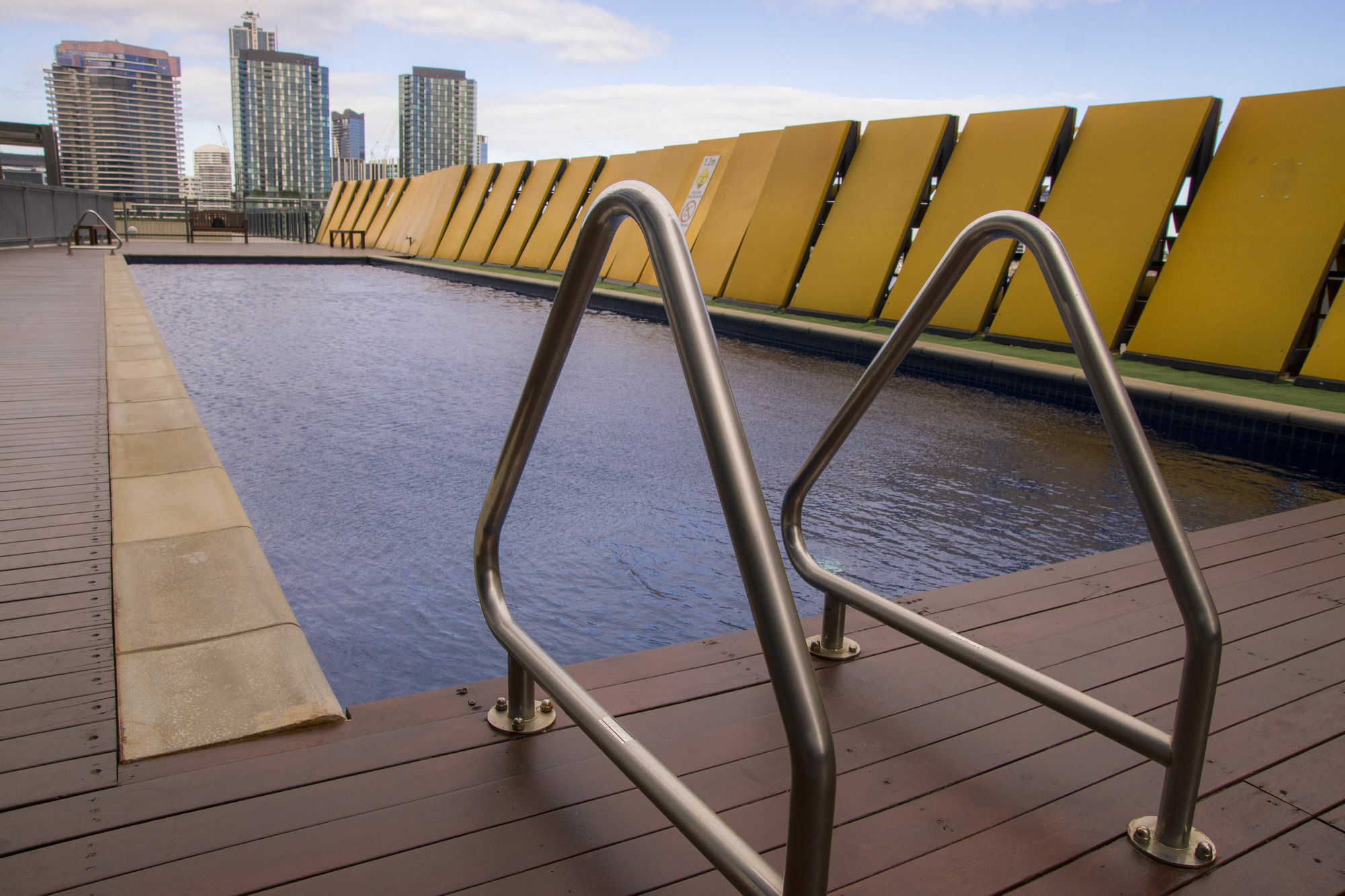 Apartment Accent At Docklands