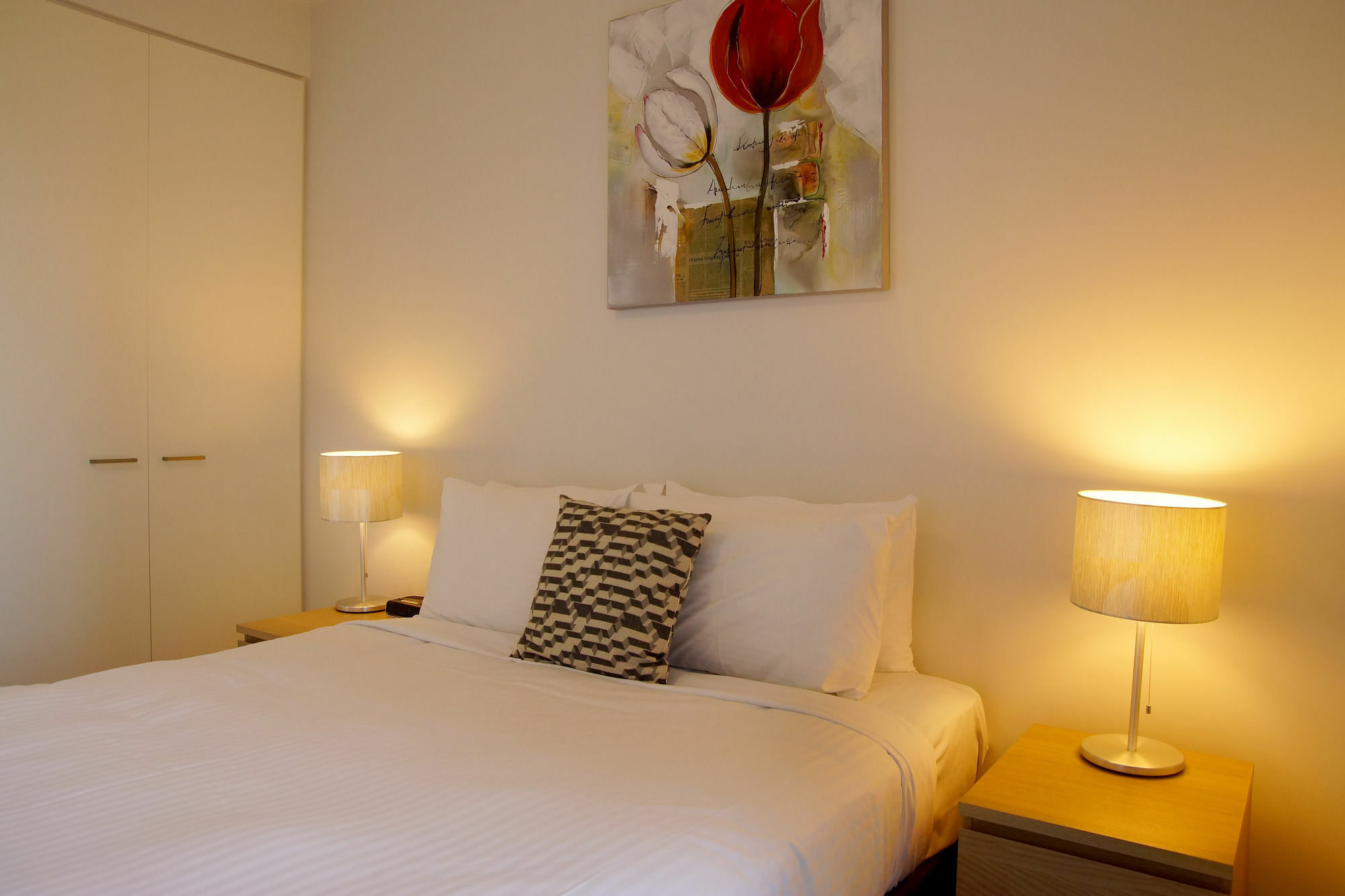 Accent At Docklands Apartment *
