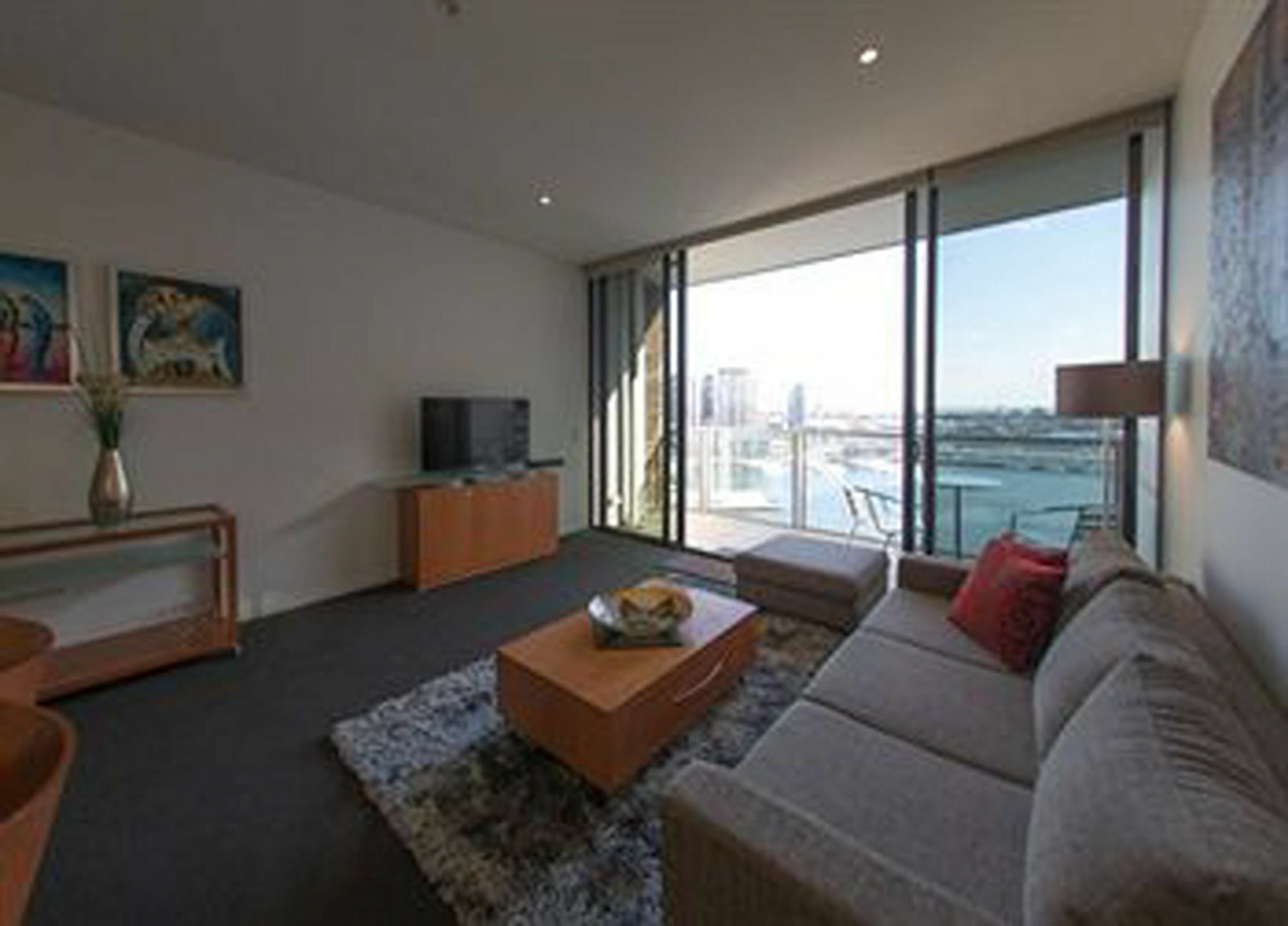 Apartment Accent At Docklands