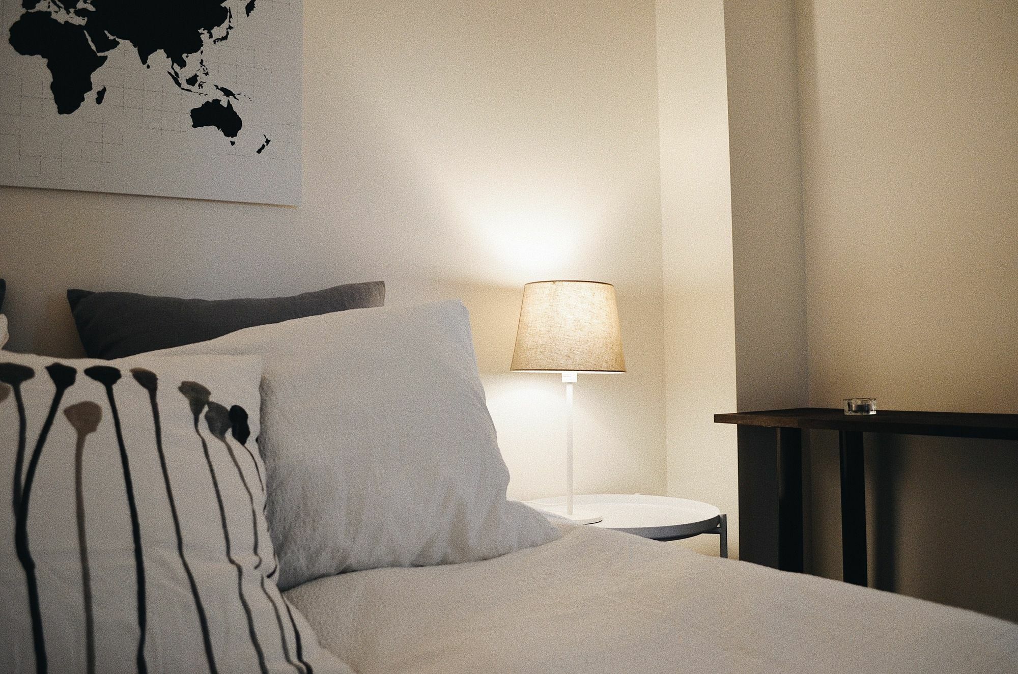 Minimalist By The Sea Apartment *