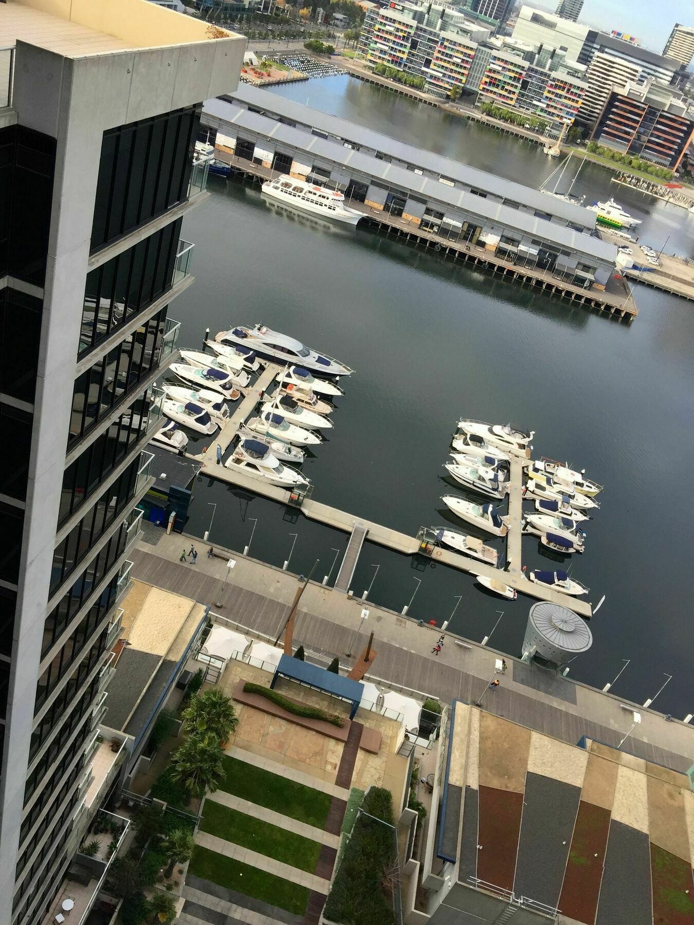 Domain - New Quay Docklands Apartment