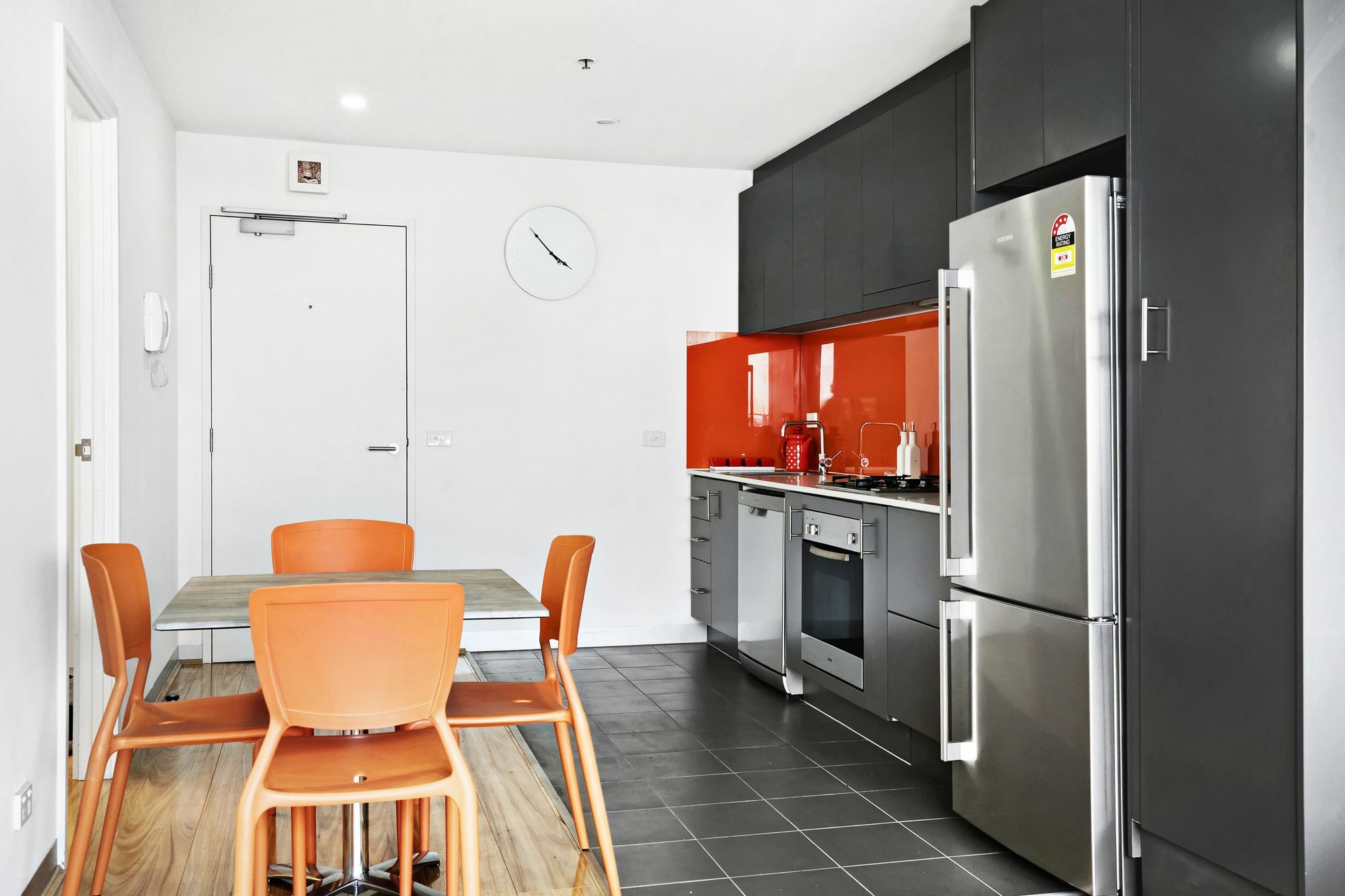 Zee, 2bdr Southbank
