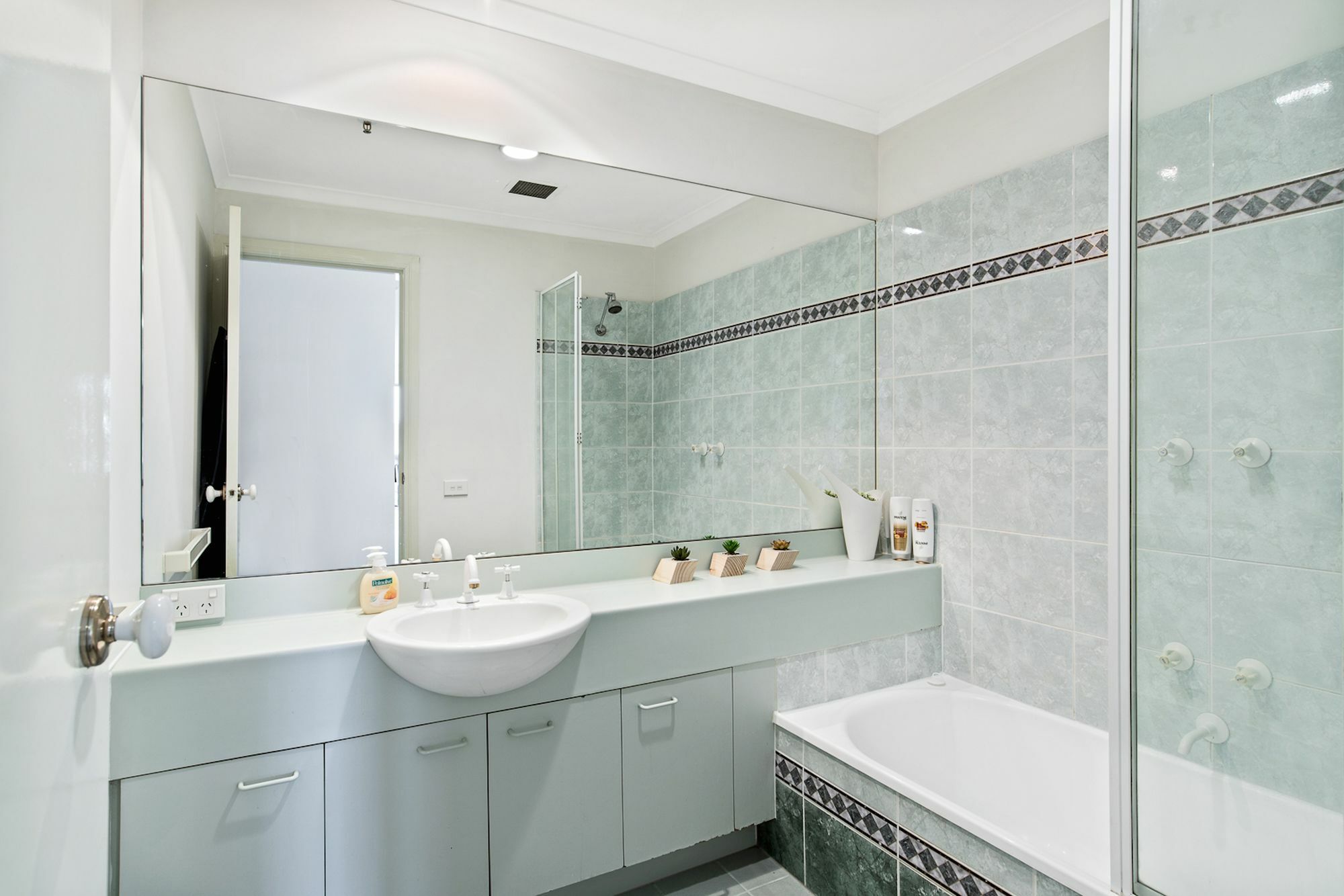 Sanctuary In Southbank Apartment *