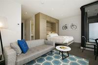 Apartment Fully Self Contained Modern 4505b