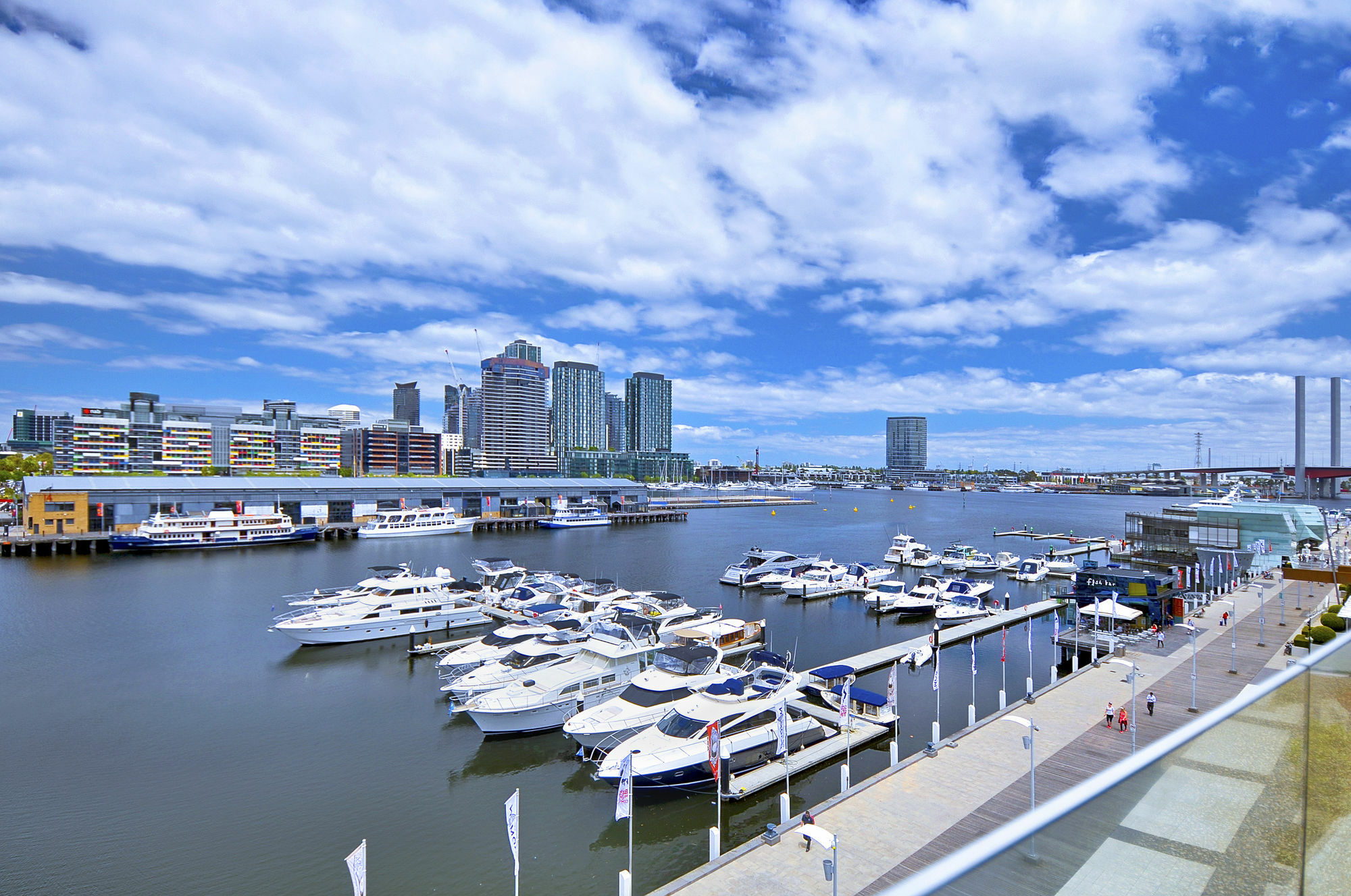 Apartment View At Docklands