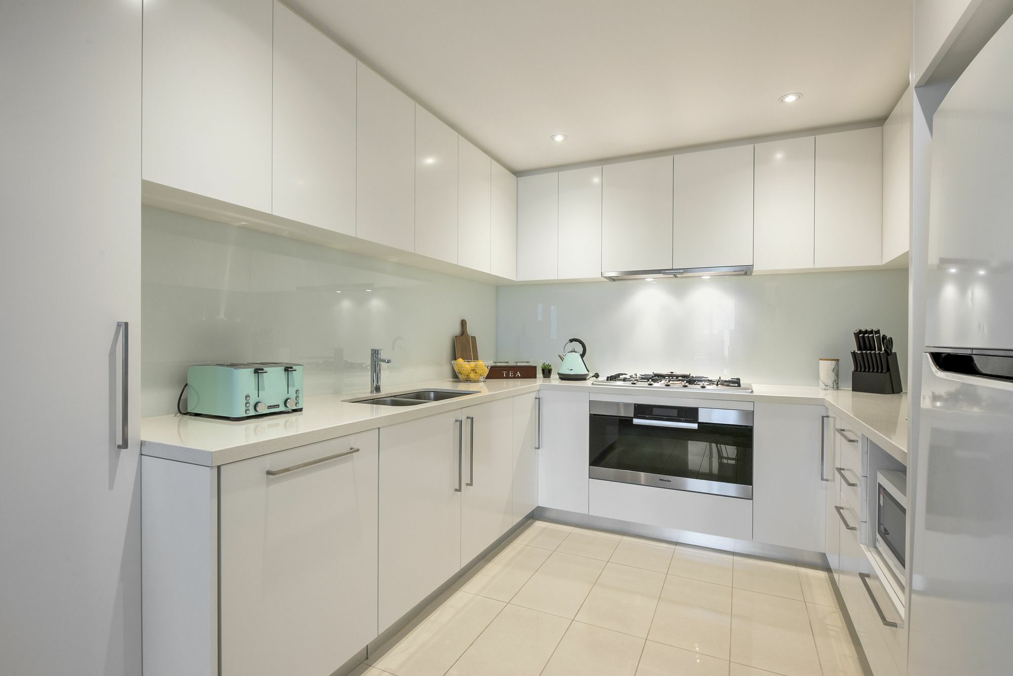 Apartment Luxurious 3 Bedroom *