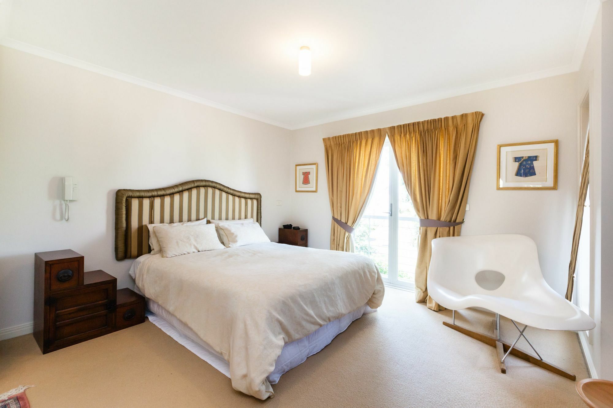Jasmine, 2bdr Port House Apartment Melbourne