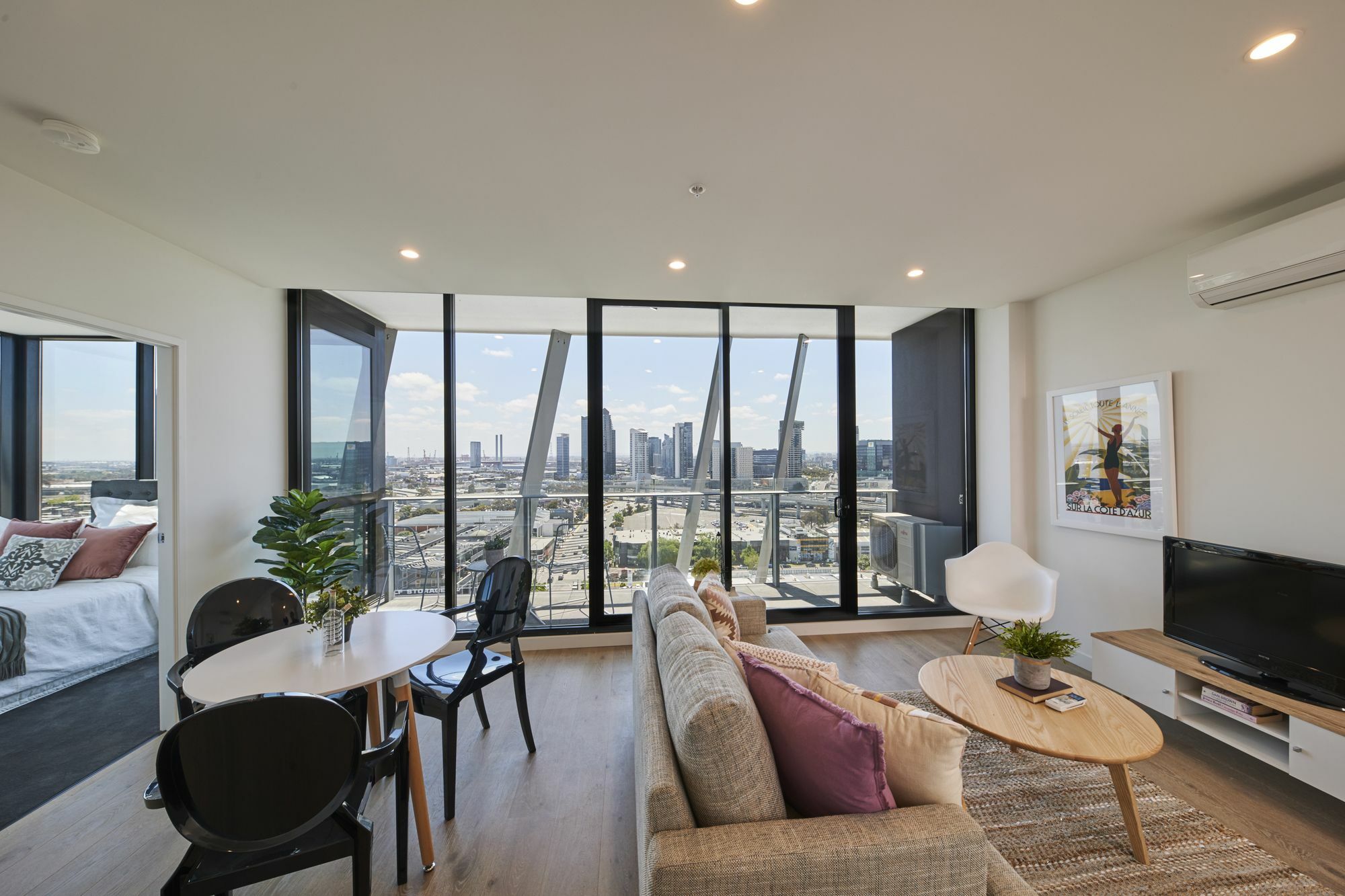 Paris By The Bay Apartment