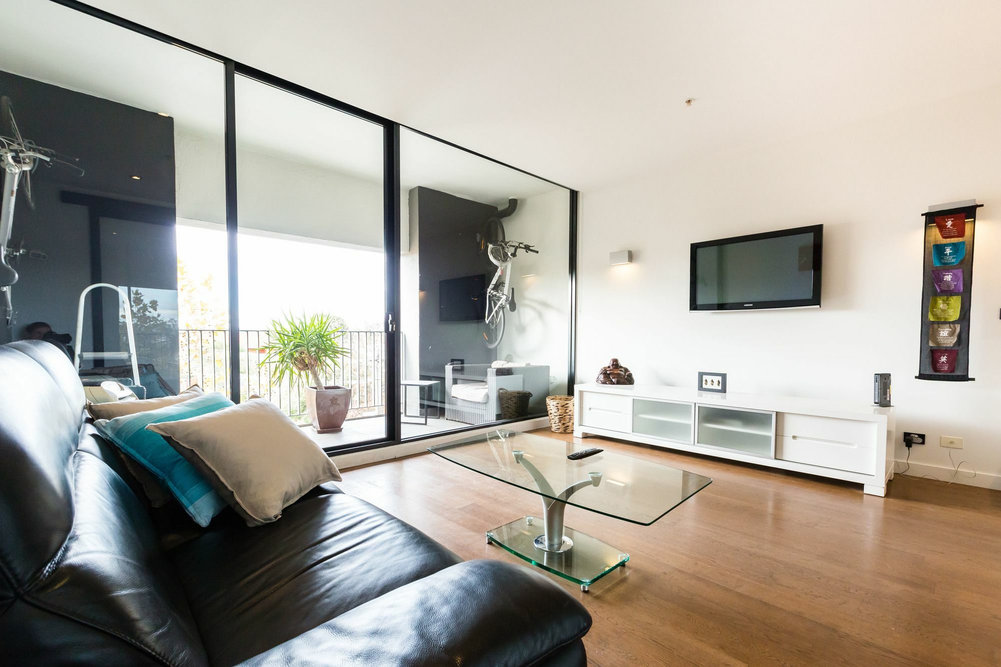 Cleo, 1bdr St Kilda Melbourne